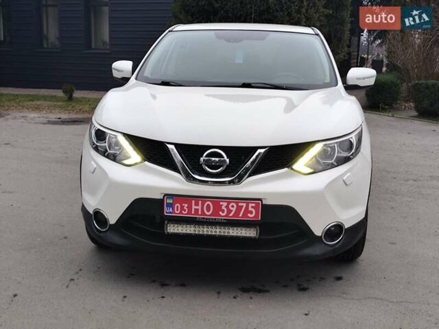 Белый Ниссан Кашкай, объемом двигателя 1.5 л и пробегом 190 тыс. км за 13990 $, фото 3 на Automoto.ua
