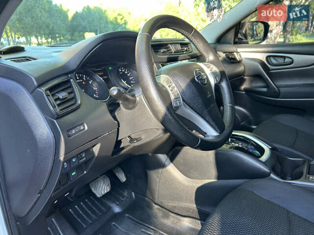 Белый Ниссан Кашкай, объемом двигателя 2 л и пробегом 230 тыс. км за 11800 $, фото 32 на Automoto.ua