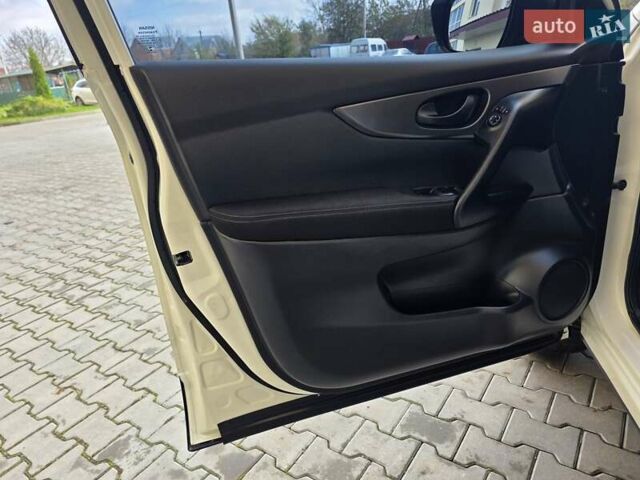 Ниссан Кашкай 2014 в Хмельницком на Automoto.ua Белый Ниссан Кашкай, объемом двигателя 2 л и пробегом 230 тыс. км за 11777 $, фото 34 на Automoto.ua