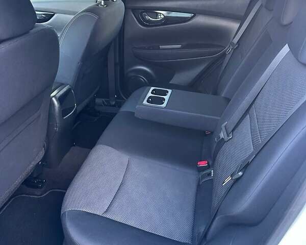 Белый Ниссан Кашкай, объемом двигателя 1.5 л и пробегом 292 тыс. км за 13899 $, фото 41 на Automoto.ua