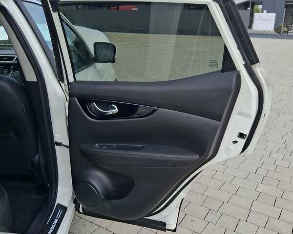 Білий Ніссан Кашкай, об'ємом двигуна 1.6 л та пробігом 211 тис. км за 14200 $, фото 23 на Automoto.ua