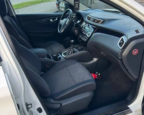 Белый Ниссан Кашкай, объемом двигателя 1.5 л и пробегом 292 тыс. км за 13899 $, фото 50 на Automoto.ua