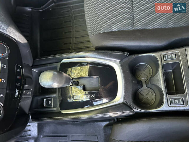 Білий Ніссан Кашкай, об'ємом двигуна 2 л та пробігом 230 тис. км за 11800 $, фото 21 на Automoto.ua