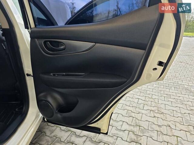 Ниссан Кашкай 2014 в Хмельницком на Automoto.ua Белый Ниссан Кашкай, объемом двигателя 2 л и пробегом 230 тыс. км за 11777 $, фото 38 на Automoto.ua