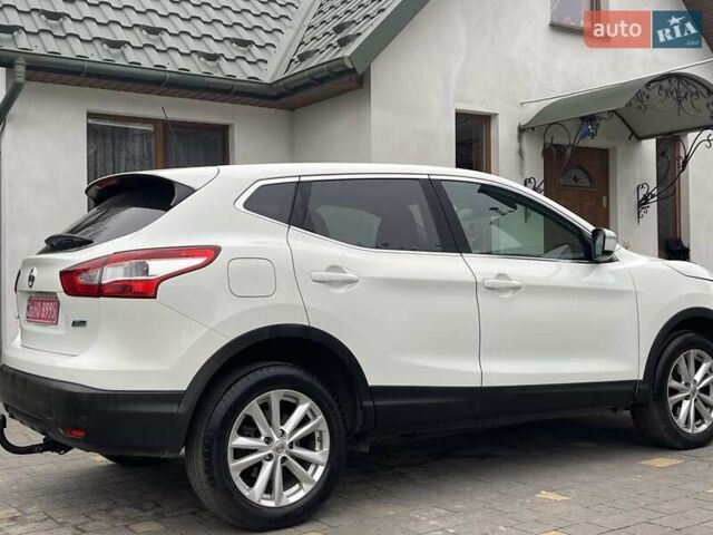 Белый Ниссан Кашкай, объемом двигателя 1.5 л и пробегом 244 тыс. км за 14999 $, фото 3 на Automoto.ua