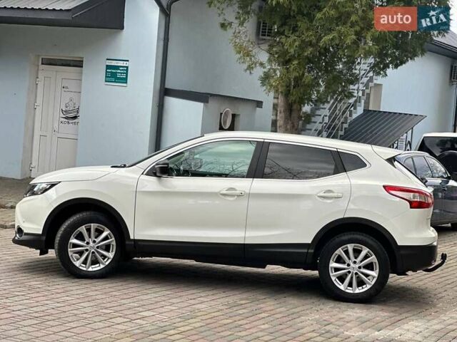 Белый Ниссан Кашкай, объемом двигателя 1.5 л и пробегом 292 тыс. км за 13899 $, фото 7 на Automoto.ua