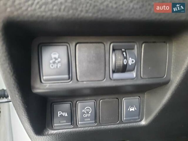 Белый Ниссан Кашкай, объемом двигателя 1.5 л и пробегом 171 тыс. км за 14800 $, фото 52 на Automoto.ua