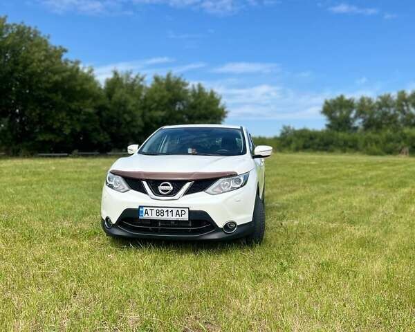 Белый Ниссан Кашкай, объемом двигателя 1.6 л и пробегом 130 тыс. км за 15200 $, фото 11 на Automoto.ua