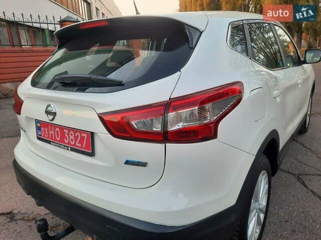 Белый Ниссан Кашкай, объемом двигателя 1.5 л и пробегом 171 тыс. км за 14800 $, фото 91 на Automoto.ua