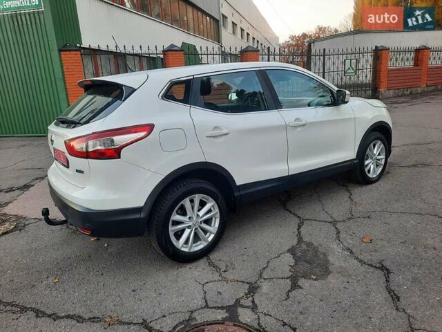 Белый Ниссан Кашкай, объемом двигателя 1.5 л и пробегом 171 тыс. км за 14800 $, фото 19 на Automoto.ua