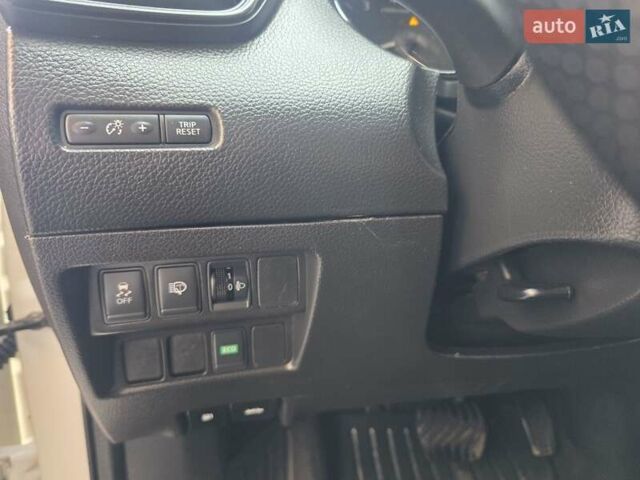 Ниссан Кашкай 2014 в Хмельницком на Automoto.ua Белый Ниссан Кашкай, объемом двигателя 2 л и пробегом 230 тыс. км за 11777 $, фото 45 на Automoto.ua