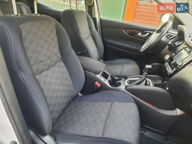 Белый Ниссан Кашкай, объемом двигателя 1.5 л и пробегом 171 тыс. км за 14800 $, фото 113 на Automoto.ua