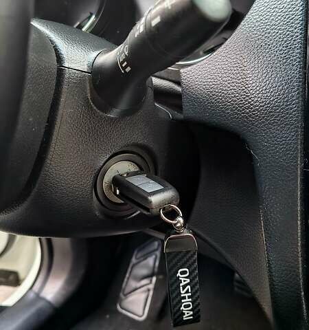 Білий Ніссан Кашкай, об'ємом двигуна 1.2 л та пробігом 191 тис. км за 11999 $, фото 26 на Automoto.ua