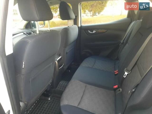 Белый Ниссан Кашкай, объемом двигателя 1.5 л и пробегом 171 тыс. км за 14800 $, фото 79 на Automoto.ua