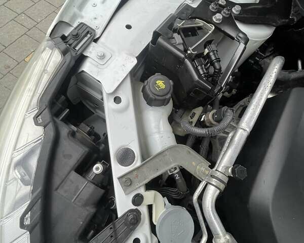 Белый Ниссан Кашкай, объемом двигателя 1.5 л и пробегом 244 тыс. км за 14999 $, фото 44 на Automoto.ua