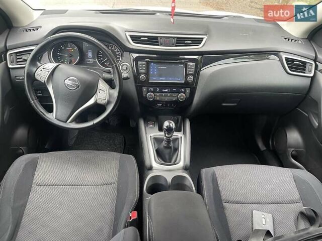 Белый Ниссан Кашкай, объемом двигателя 1.5 л и пробегом 244 тыс. км за 14900 $, фото 29 на Automoto.ua