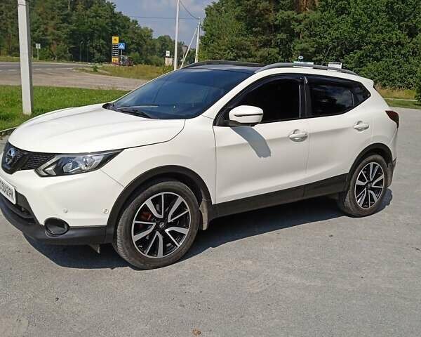 Белый Ниссан Кашкай, объемом двигателя 1.5 л и пробегом 240 тыс. км за 15000 $, фото 5 на Automoto.ua