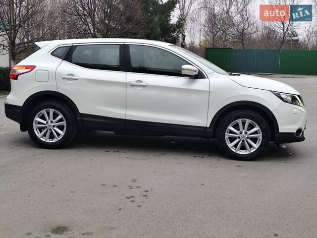 Белый Ниссан Кашкай, объемом двигателя 1.5 л и пробегом 190 тыс. км за 13990 $, фото 9 на Automoto.ua