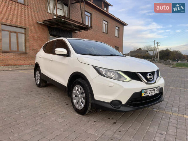 Белый Ниссан Кашкай, объемом двигателя 1.2 л и пробегом 140 тыс. км за 10850 $, фото 2 на Automoto.ua