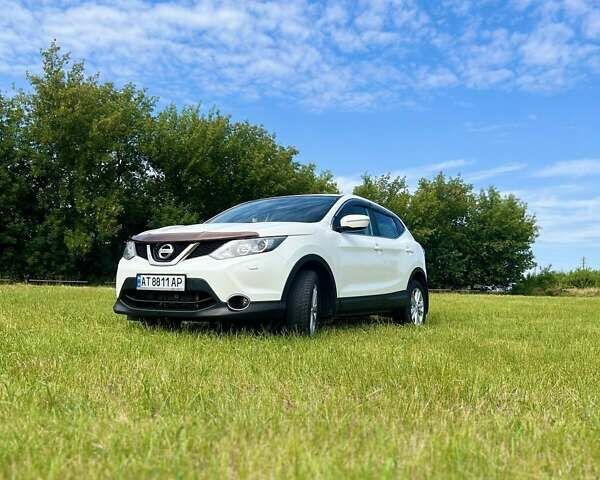 Белый Ниссан Кашкай, объемом двигателя 1.6 л и пробегом 130 тыс. км за 15200 $, фото 2 на Automoto.ua