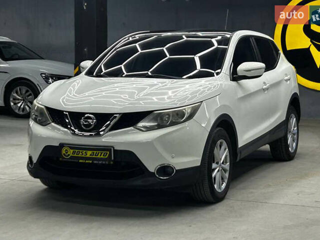 Ніссан Кашкай 2014 у Чернівцях на Automoto.ua Білий Ніссан Кашкай, об'ємом двигуна 1.6 л та пробігом 220 тис. км за 15000 $, фото 2 на Automoto.ua