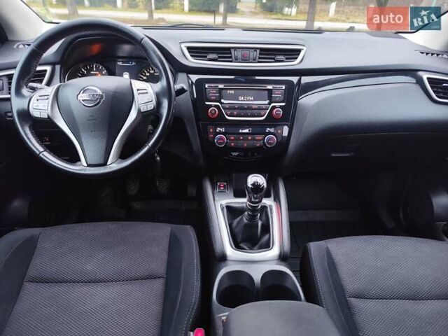 Белый Ниссан Кашкай, объемом двигателя 1.5 л и пробегом 190 тыс. км за 13990 $, фото 25 на Automoto.ua