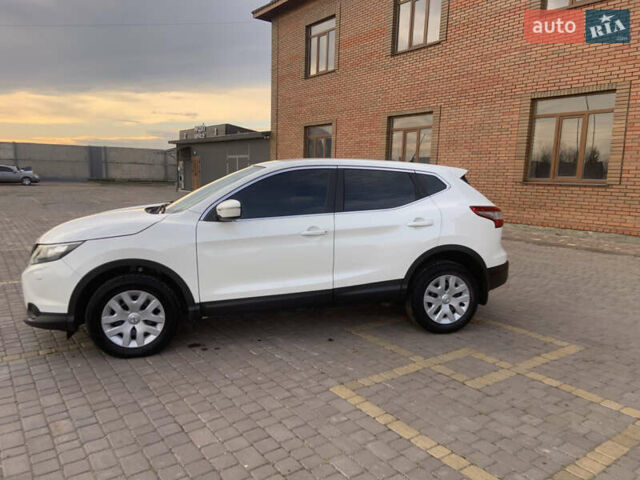 Белый Ниссан Кашкай, объемом двигателя 1.2 л и пробегом 140 тыс. км за 10850 $, фото 6 на Automoto.ua