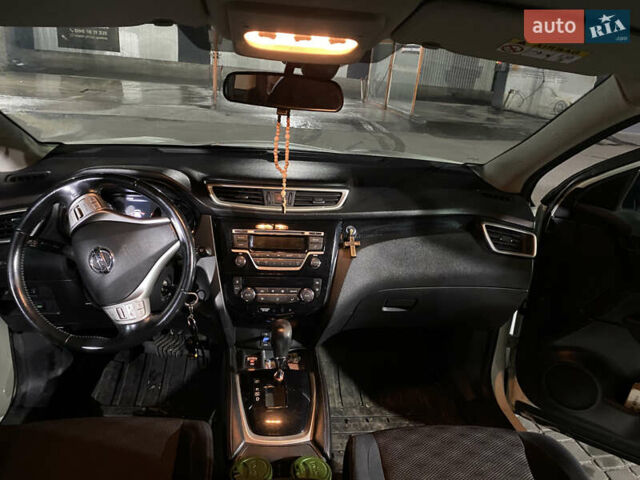 Белый Ниссан Кашкай, объемом двигателя 1.6 л и пробегом 86 тыс. км за 15200 $, фото 11 на Automoto.ua