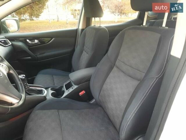 Белый Ниссан Кашкай, объемом двигателя 1.5 л и пробегом 171 тыс. км за 14800 $, фото 44 на Automoto.ua