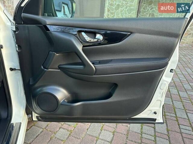 Белый Ниссан Кашкай, объемом двигателя 1.5 л и пробегом 292 тыс. км за 13899 $, фото 49 на Automoto.ua