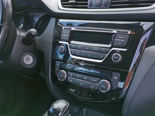 Белый Ниссан Кашкай, объемом двигателя 1.6 л и пробегом 154 тыс. км за 14300 $, фото 3 на Automoto.ua