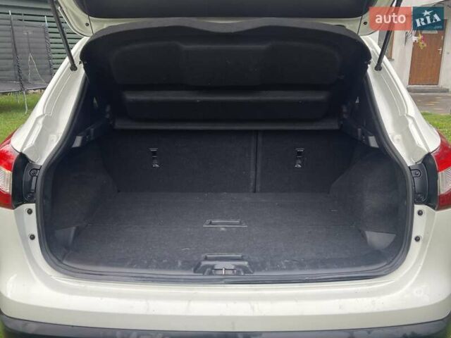Білий Ніссан Кашкай, об'ємом двигуна 1.5 л та пробігом 220 тис. км за 16100 $, фото 19 на Automoto.ua