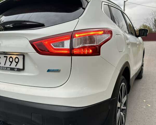 Ніссан Кашкай 2014 у Радивилове на Automoto.ua Білий Ніссан Кашкай, об'ємом двигуна 1.5 л та пробігом 193 тис. км за 14200 $, фото 6 на Automoto.ua