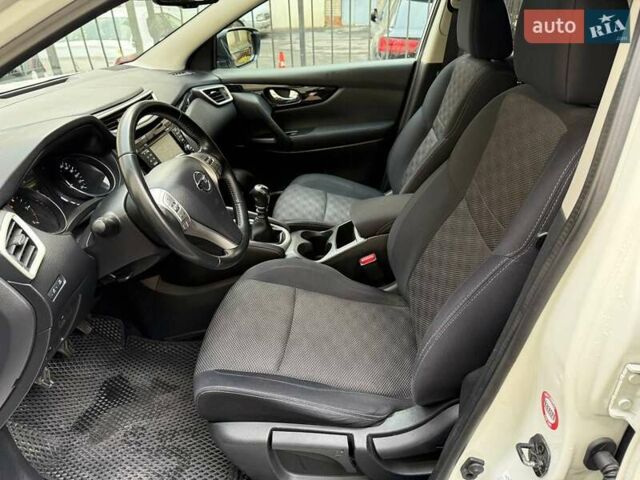 Білий Ніссан Кашкай, об'ємом двигуна 1.46 л та пробігом 234 тис. км за 14000 $, фото 6 на Automoto.ua