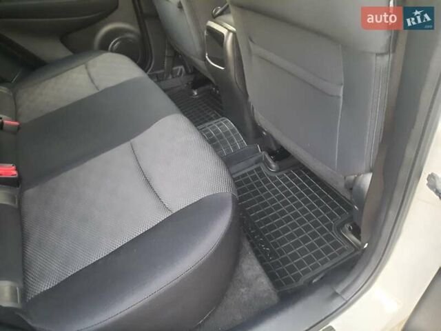 Белый Ниссан Кашкай, объемом двигателя 1.5 л и пробегом 171 тыс. км за 14800 $, фото 103 на Automoto.ua