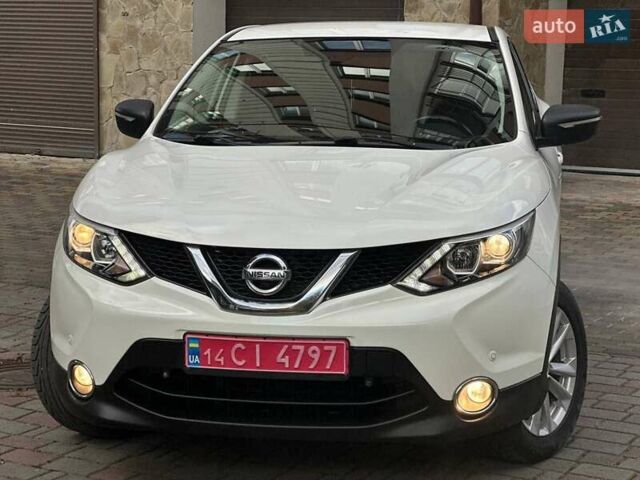 Белый Ниссан Кашкай, объемом двигателя 1.5 л и пробегом 292 тыс. км за 13899 $, фото 2 на Automoto.ua