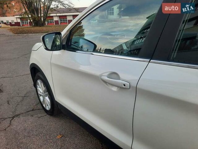 Белый Ниссан Кашкай, объемом двигателя 1.5 л и пробегом 171 тыс. км за 14800 $, фото 36 на Automoto.ua