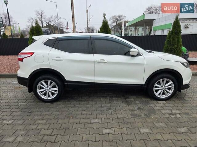 Білий Ніссан Кашкай, об'ємом двигуна 1.6 л та пробігом 174 тис. км за 13400 $, фото 8 на Automoto.ua