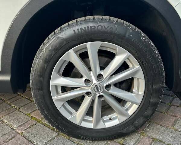 Белый Ниссан Кашкай, объемом двигателя 1.5 л и пробегом 292 тыс. км за 13899 $, фото 61 на Automoto.ua