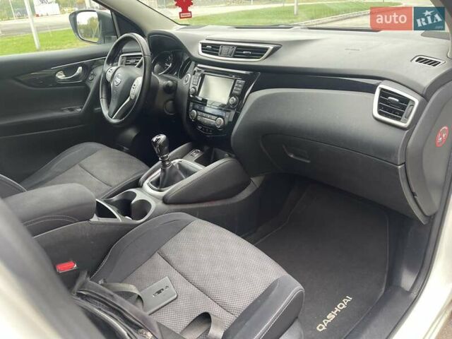 Белый Ниссан Кашкай, объемом двигателя 1.5 л и пробегом 244 тыс. км за 14900 $, фото 32 на Automoto.ua