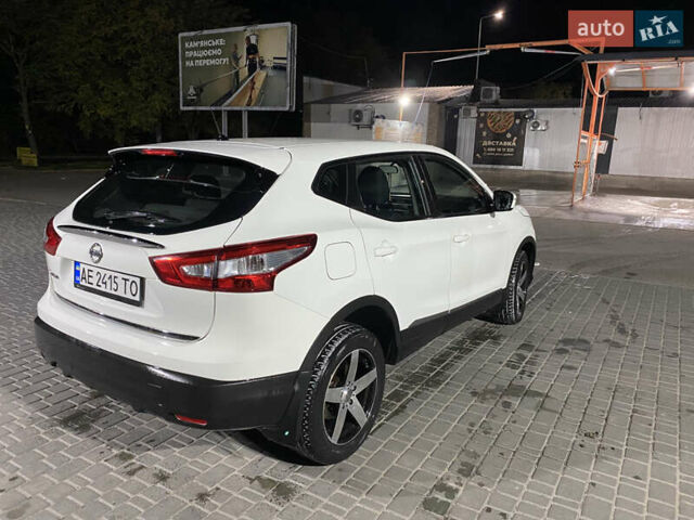 Белый Ниссан Кашкай, объемом двигателя 1.6 л и пробегом 86 тыс. км за 15200 $, фото 6 на Automoto.ua