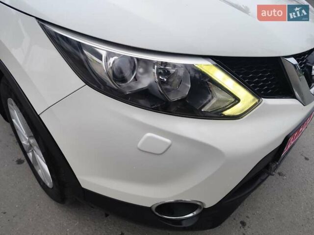 Белый Ниссан Кашкай, объемом двигателя 1.5 л и пробегом 190 тыс. км за 13990 $, фото 23 на Automoto.ua