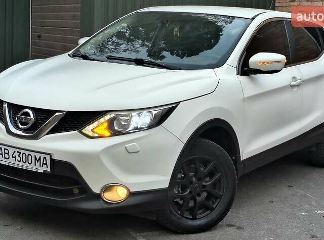 Білий Ніссан Кашкай, об'ємом двигуна 1.2 л та пробігом 191 тис. км за 11999 $, фото 2 на Automoto.ua