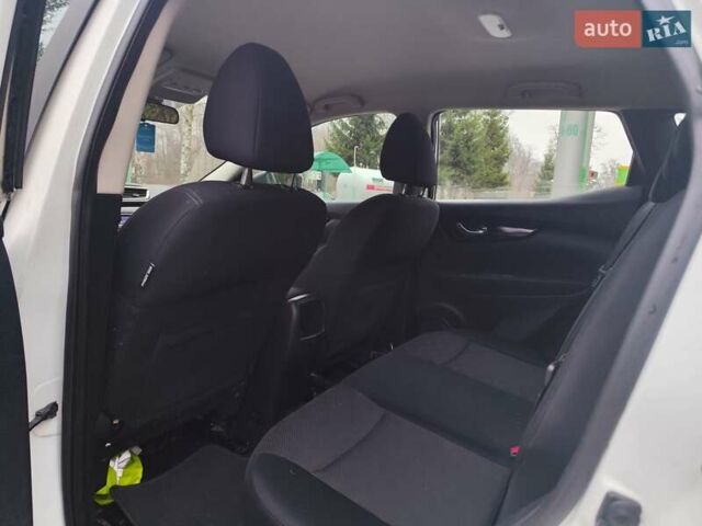 Белый Ниссан Кашкай, объемом двигателя 1.5 л и пробегом 190 тыс. км за 13990 $, фото 37 на Automoto.ua