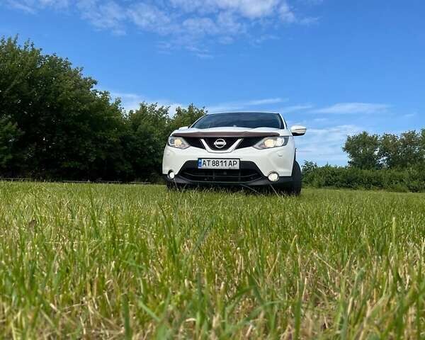 Белый Ниссан Кашкай, объемом двигателя 1.6 л и пробегом 130 тыс. км за 15200 $, фото 14 на Automoto.ua