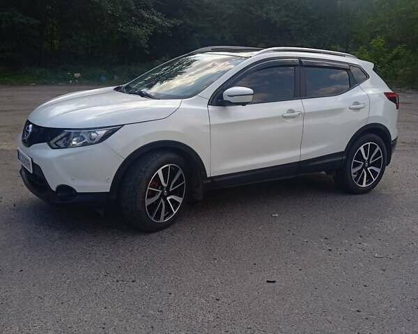 Белый Ниссан Кашкай, объемом двигателя 1.5 л и пробегом 240 тыс. км за 15000 $, фото 12 на Automoto.ua