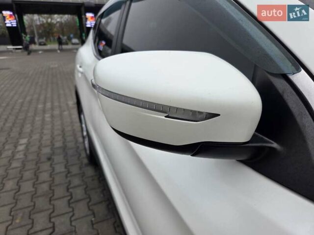 Білий Ніссан Кашкай, об'ємом двигуна 1.6 л та пробігом 174 тис. км за 13400 $, фото 10 на Automoto.ua