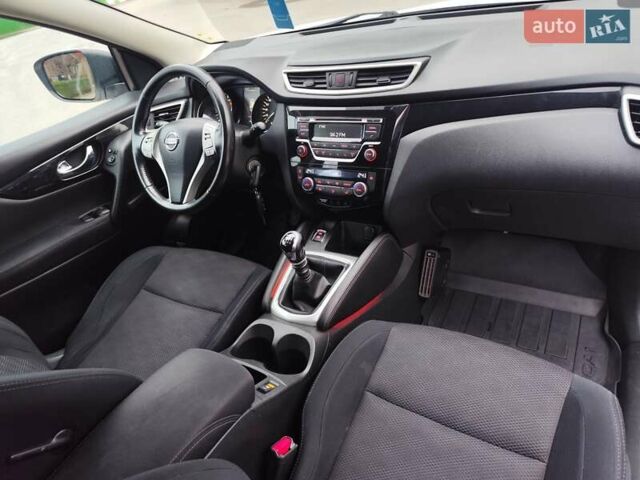 Белый Ниссан Кашкай, объемом двигателя 1.5 л и пробегом 190 тыс. км за 13990 $, фото 45 на Automoto.ua