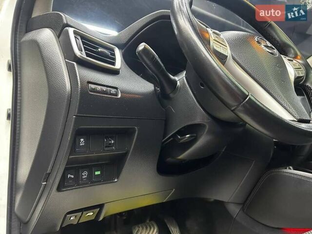 Ніссан Кашкай 2014 у Чернівцях на Automoto.ua Білий Ніссан Кашкай, об'ємом двигуна 1.6 л та пробігом 220 тис. км за 15000 $, фото 7 на Automoto.ua