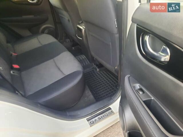 Белый Ниссан Кашкай, объемом двигателя 1.5 л и пробегом 171 тыс. км за 14800 $, фото 107 на Automoto.ua